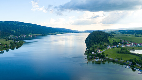 Photo en vue aérienne de la Vallée de Joux