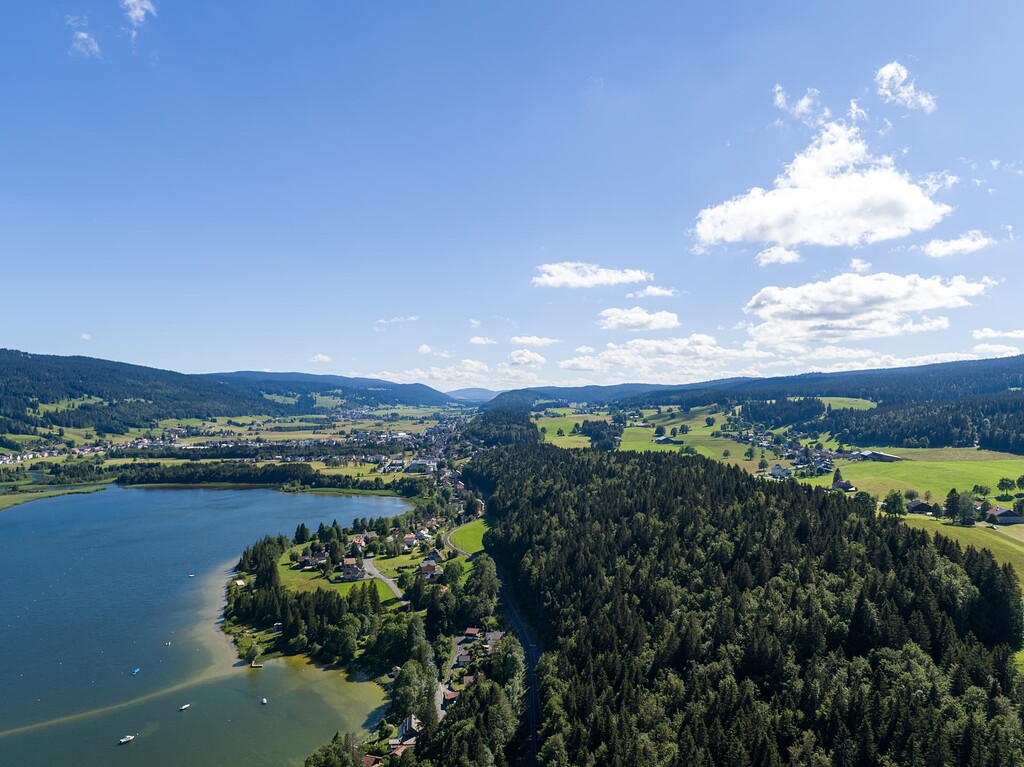 Photo en vue aérienne de la Vallée de Joux